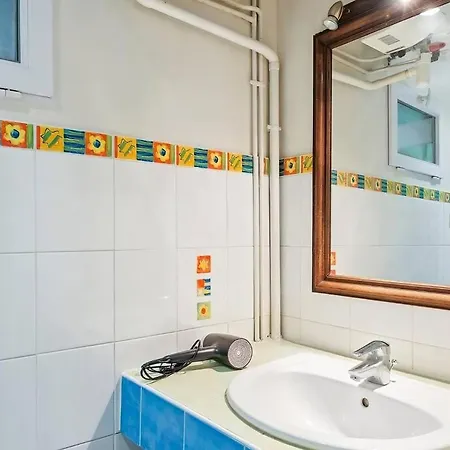 Jaures - Equipped Near Paris With Private Bathroom